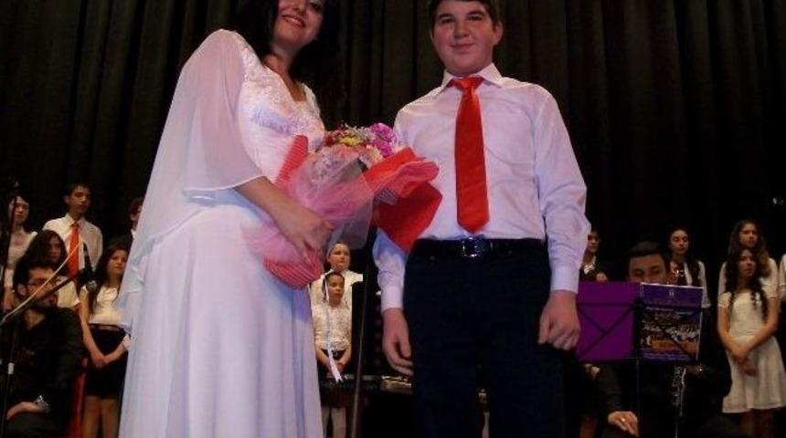 T&uuml;rk Sanat M&uuml;ziği &Ccedil;ocuk Ve Gen&ccedil;lik Korosu Konseri