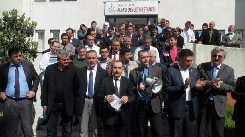 Alaplı&rsquo;da, Hastane M&uuml;d&uuml;r&uuml;n&uuml;n Darp Edilmesine Tepki