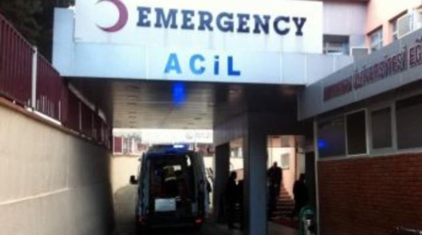 Kafasına 4 Metrelik Demir Saplandı