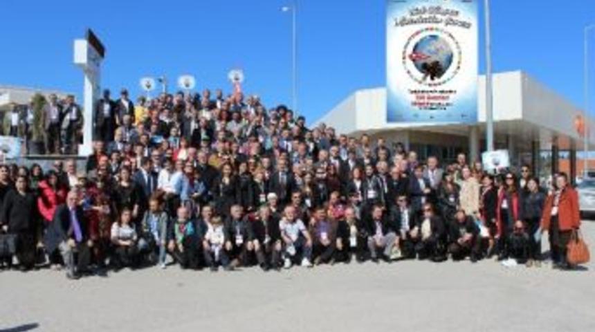 1. T&uuml;rk D&uuml;nyası Gazeteciler Şurası