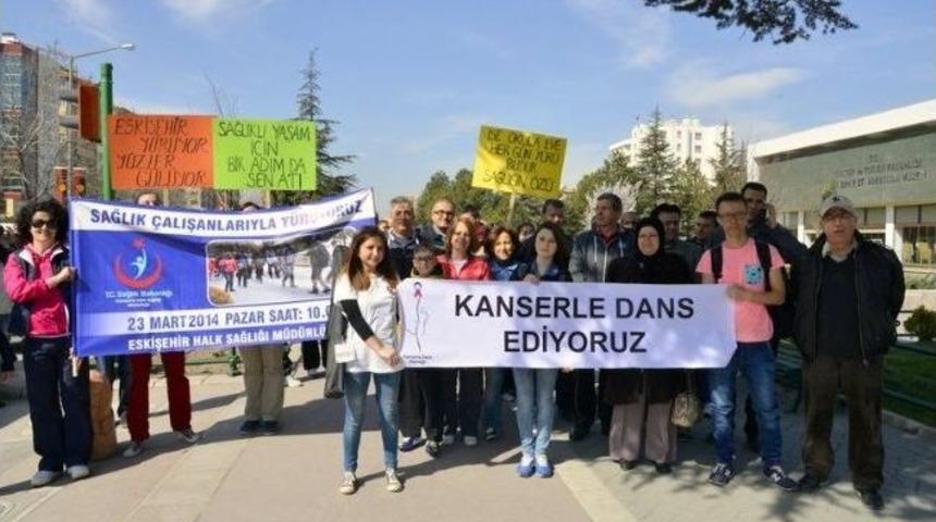 Sağlık &Ccedil;alışanları Sağlık İ&ccedil;in Y&uuml;r&uuml;d&uuml;