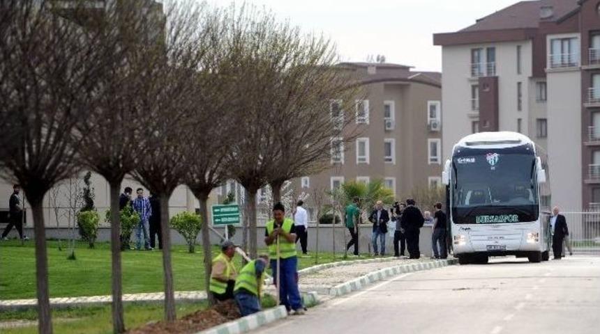 Bursaspor, Galatasaray Ma&ccedil;ına Daum'suz Gitti