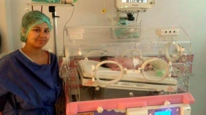 İki G&uuml;nl&uuml;k Bebeğe Ameliyat