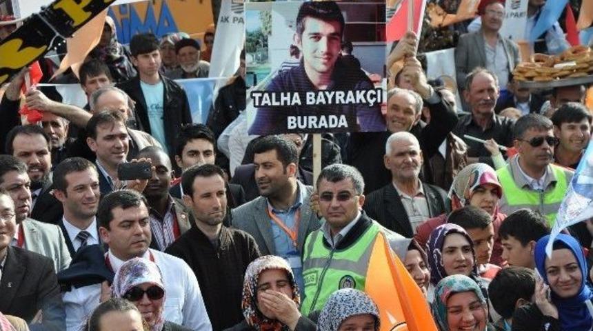 Bakan Davutoğlu Se&ccedil;im &Ccedil;alışmalarını S&uuml;rd&uuml;r&uuml;yor