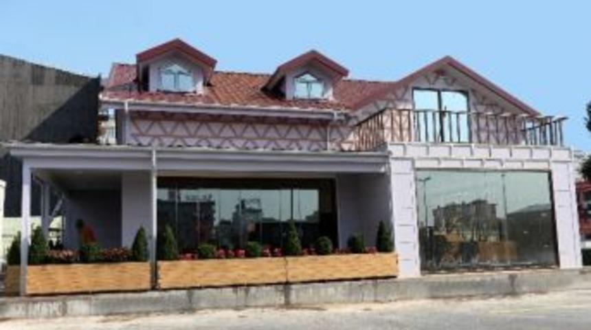 Bu Kafede Arap&ccedil;a Ve İngilizce Konuşulacak