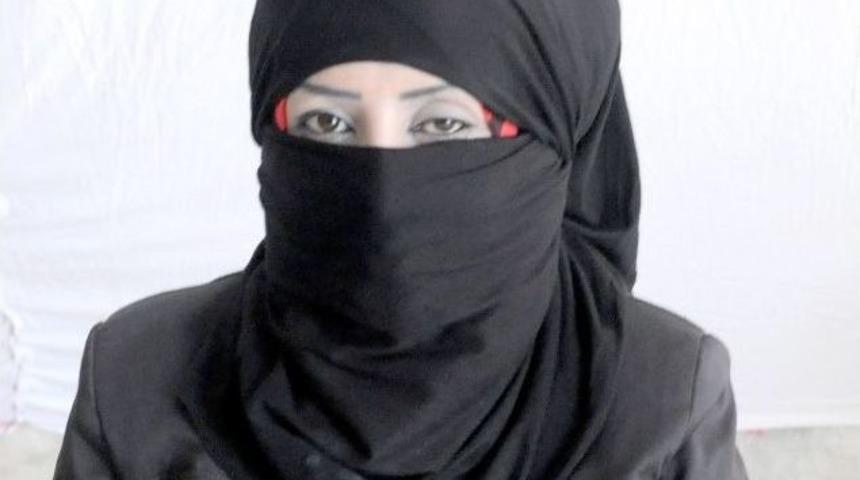 M&uuml;lteci Kadınlar, Savaşan Suriyeli Erkeklere Seslendi