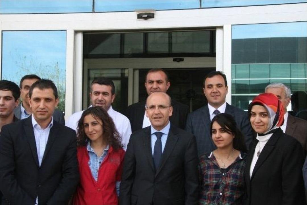 Bakan Şimşek, Sanayiciler Ve Esnafla Bir Araya Geldi