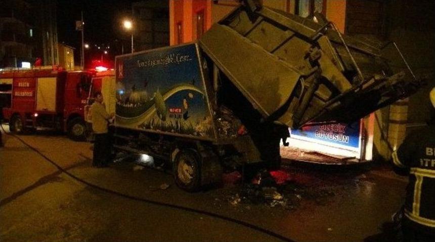 &Ccedil;&ouml;p Kamyonu Alev Aldı