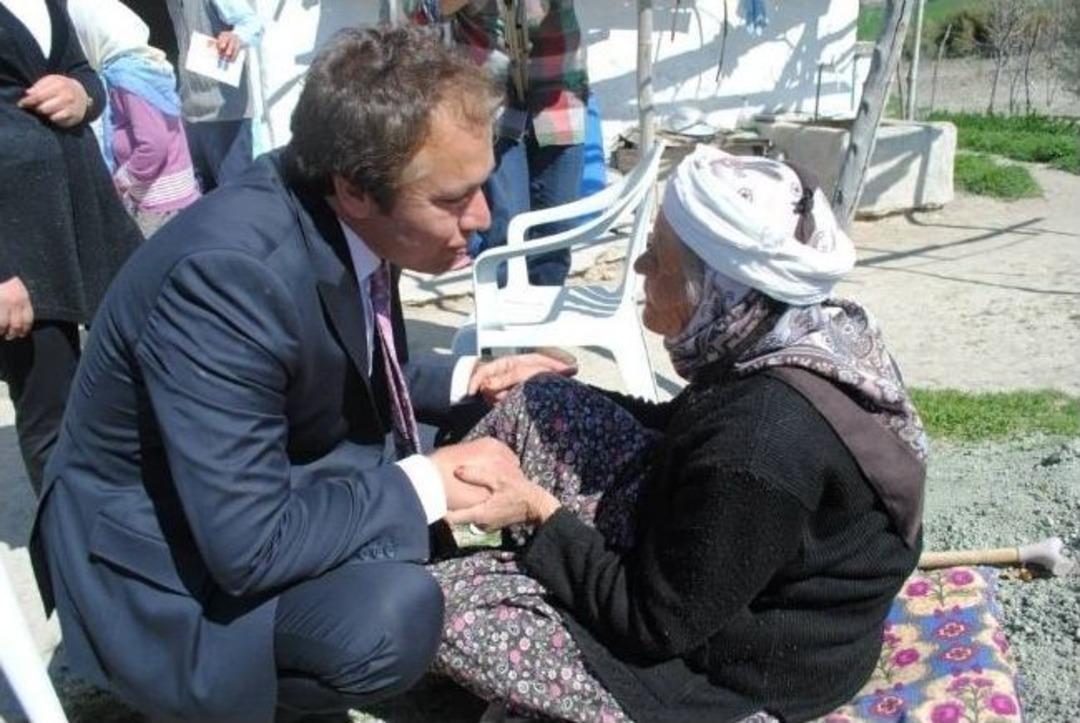 Başkan Savaş &Ccedil;inan K&ouml;y&uuml;'nde Coşkuyla Karşılandı