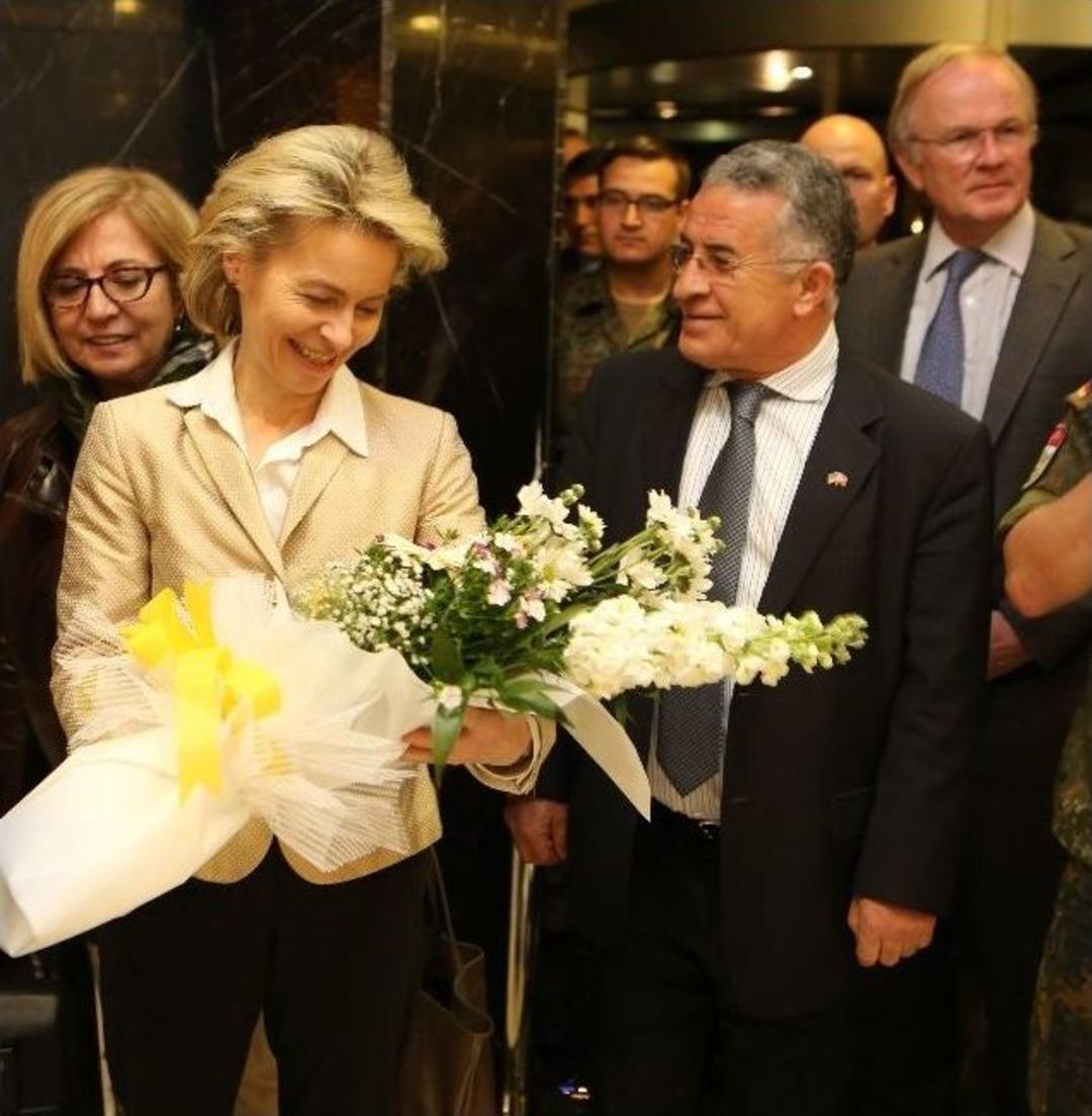 Alman Bakan Dondurma Şovunu &Ccedil;ok Sevdi