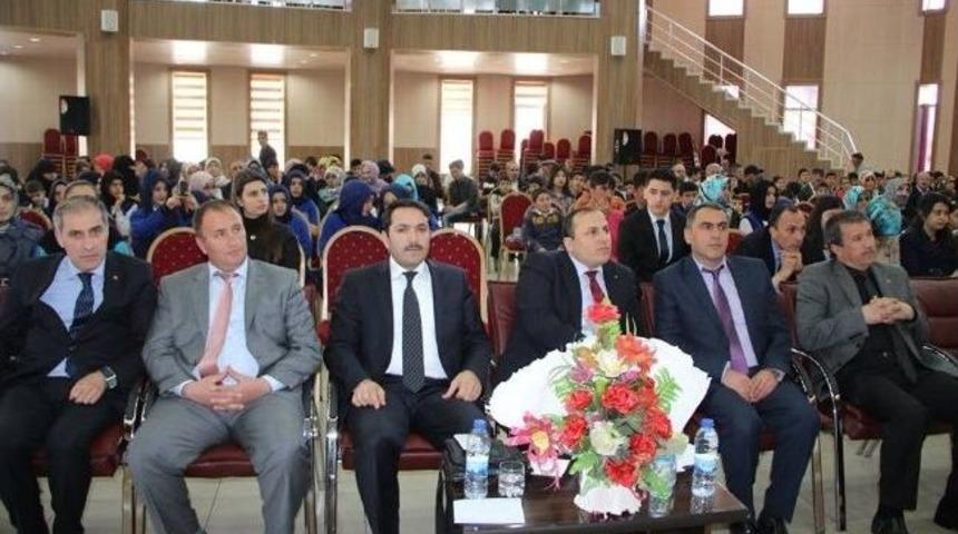 Peygamberi En G&uuml;zel Anlatmak İ&ccedil;in Yarıştılar