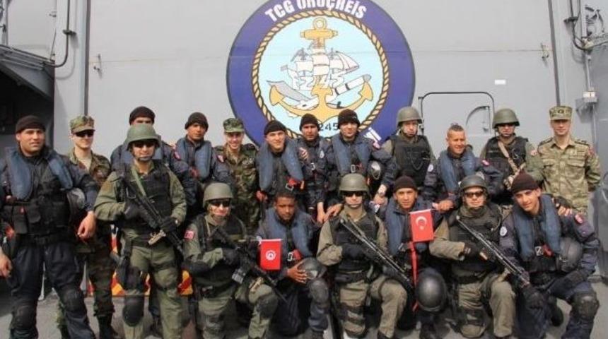 Barbaros T&uuml;rk Deniz G&ouml;rev Grubu'nun(tdgg) Tunus Limanı Ziyareti