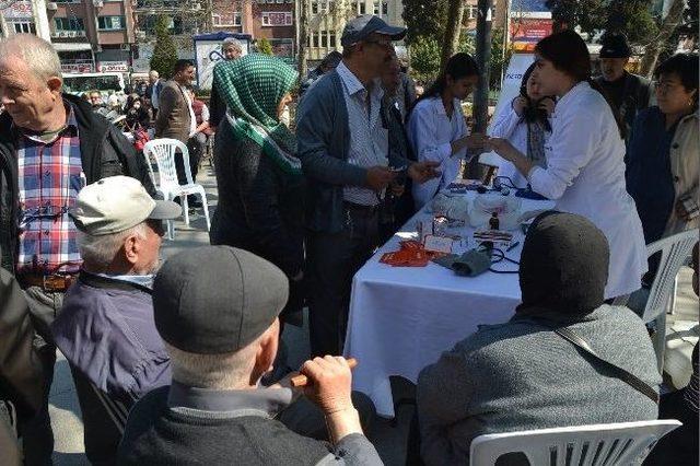 Çorlu Kız Teknik Ve Meslek Lisesi Öğrencileri Yaşlıları Unutmadı