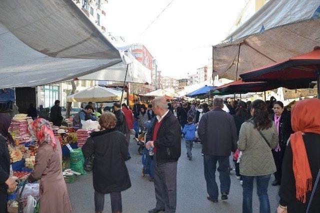 Sıcak Havalar Pazarcı Esnafının Yüzünü Güldürdü