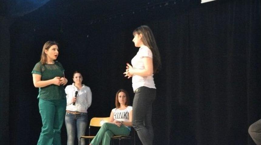 Mahşer-i C&uuml;mb&uuml;ş&rsquo;le Kahkaha Tufanı