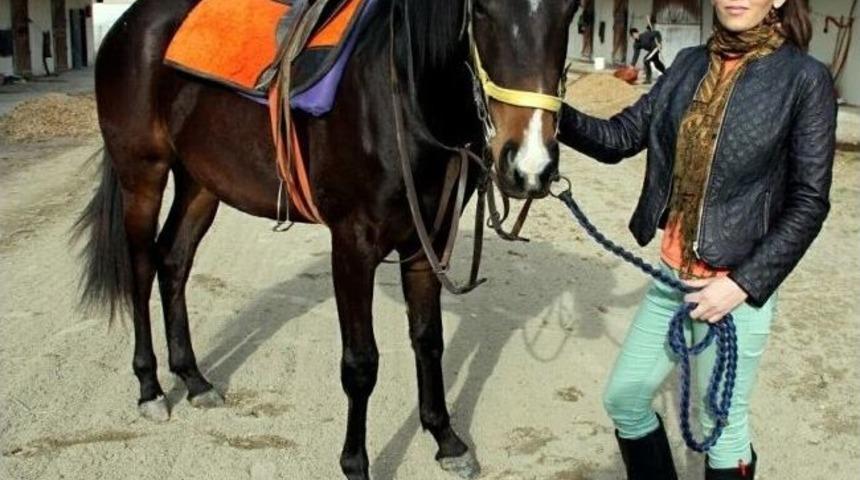 Hipodrom'da S&uuml;rpriz Aşk