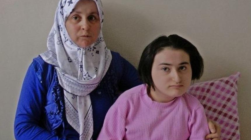 (&ouml;zel Haber) Zihinsel Ve Bedensel Engelli Asude Yardım Bekliyor