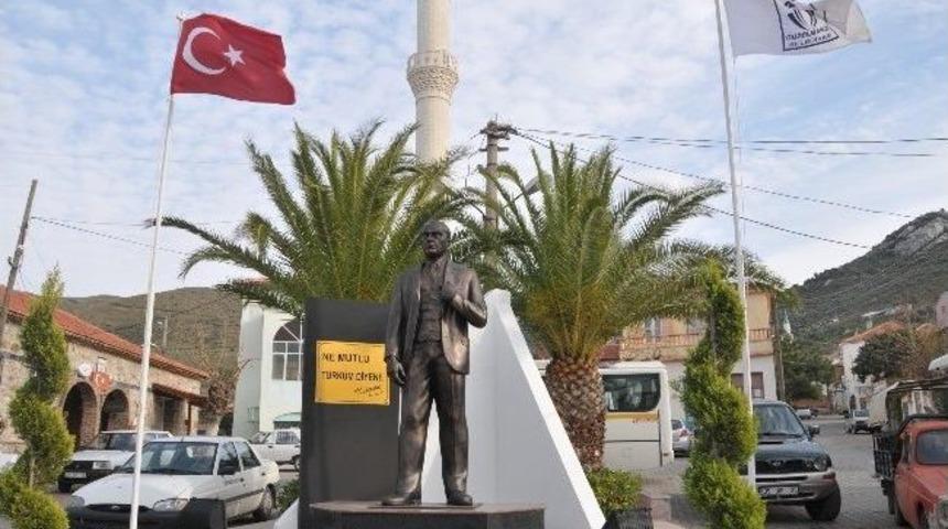 G&uuml;zelbah&ccedil;e Belediyesi Ata'nın Heykelini Yeniledi