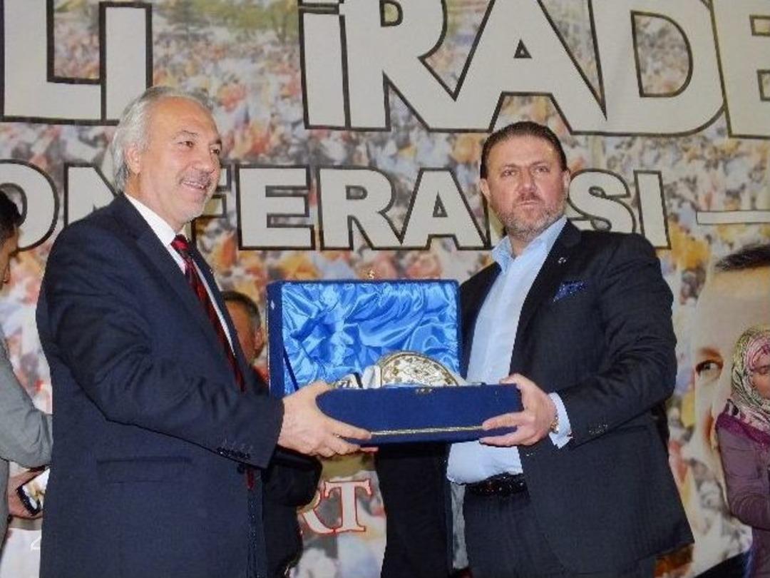 Yiğit Bulut: "başbakan Erdoğan&rsquo;ı Ortadoğu&rsquo;da Kefenle G&ouml;rd&uuml;m&rdquo;