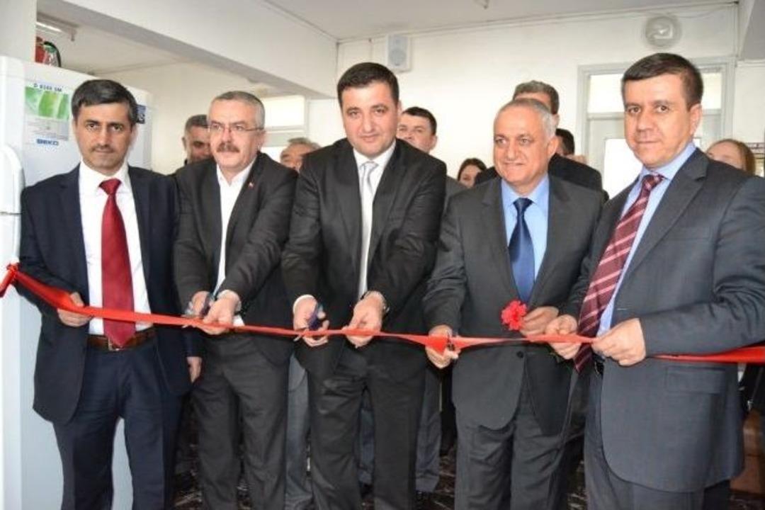 Edremit'te Yaşlıların El Emeği G&ouml;znuru &Uuml;r&uuml;nleri G&ouml;r&uuml;c&uuml;ye &Ccedil;ıktı