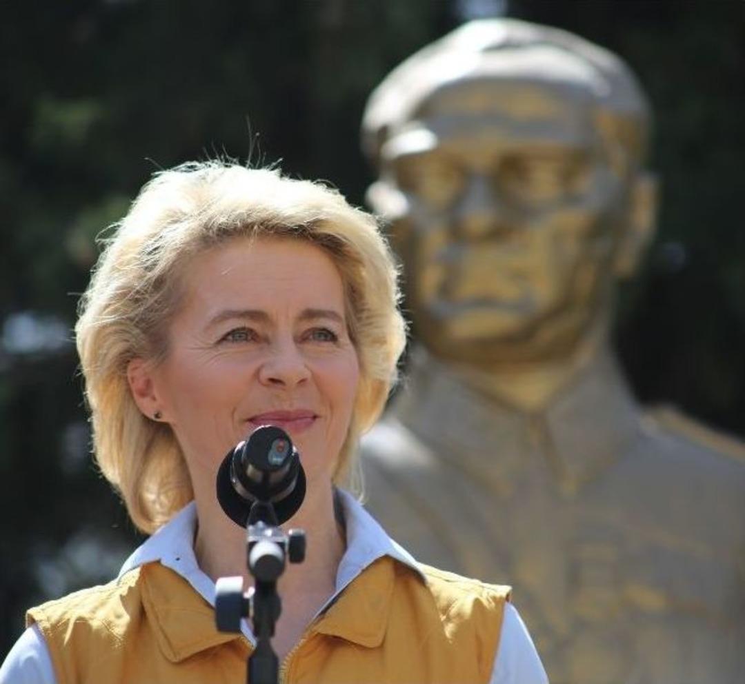 Alman Bakan Gazi Kışlası'nda