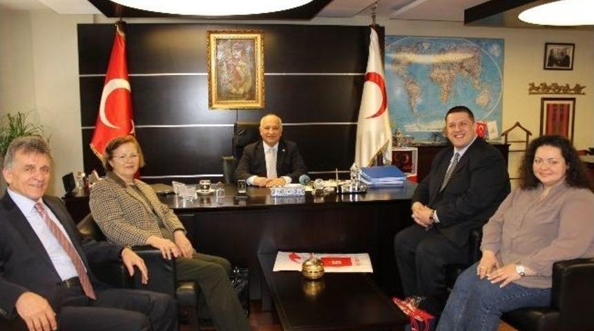 Gurbet&ccedil;ilerden T&uuml;rk Kızılayı&rsquo;na Destek