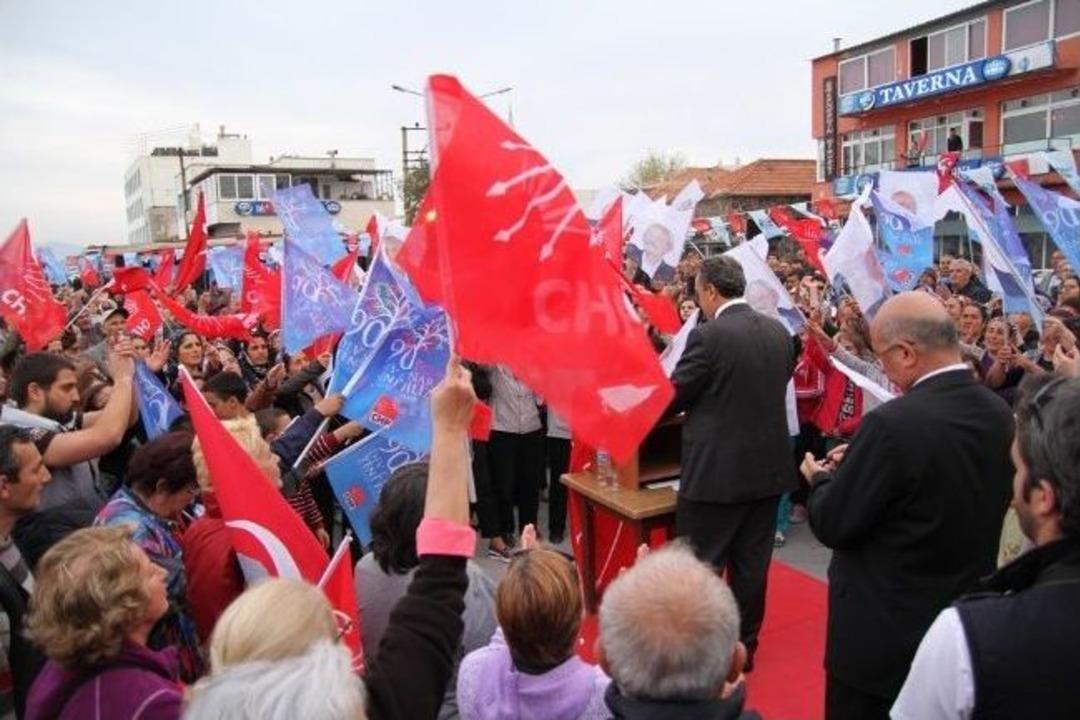 Tosun, &Ccedil;andarlı&rsquo;ya &Ccedil;ıkarma Yaptı