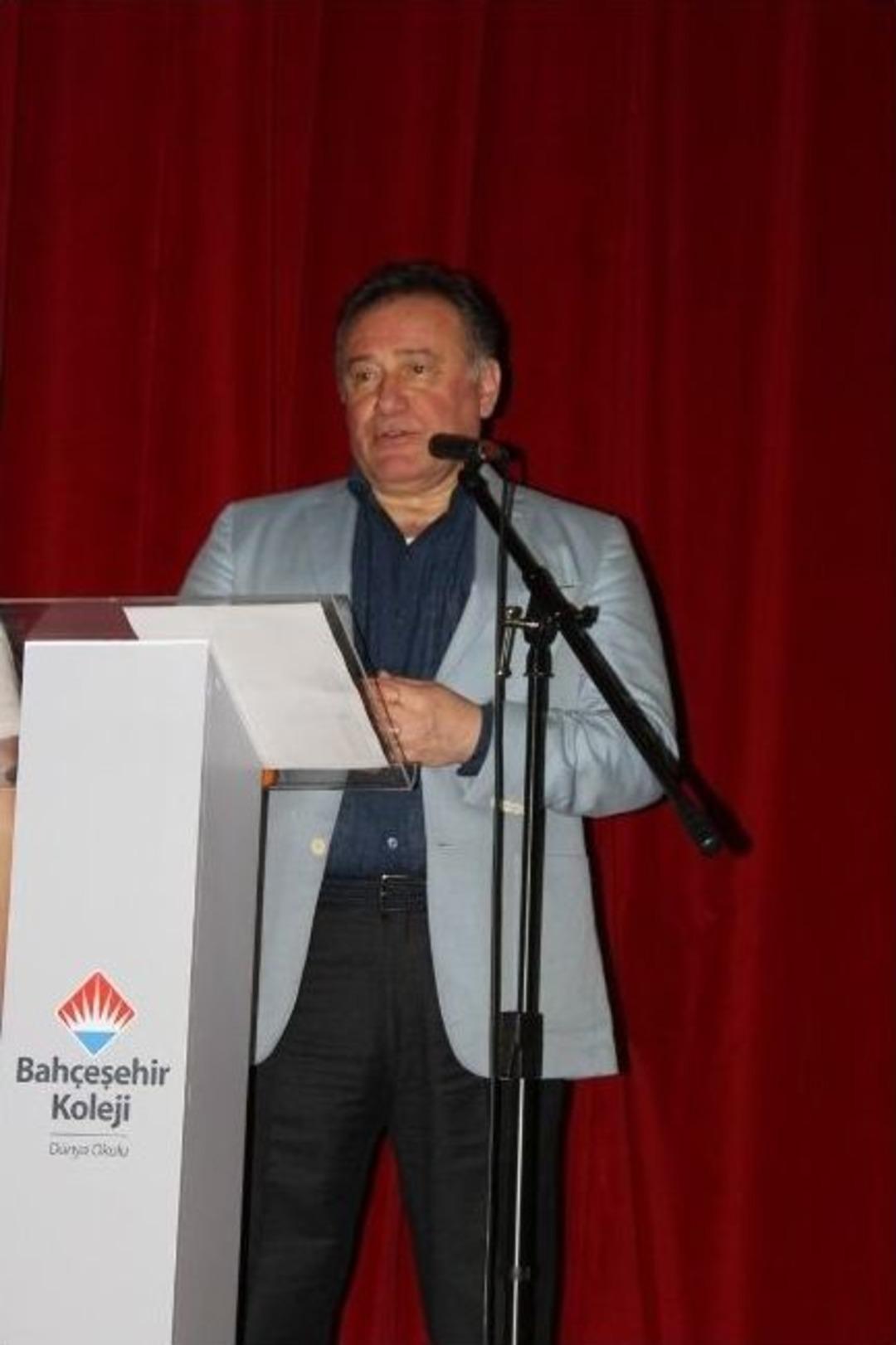 İzmir Bah&ccedil;eşehir Kolejinin B&uuml;y&uuml;k Başarısı