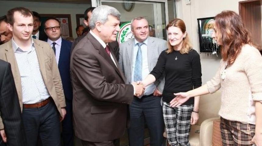 Başkan Karaosmanoğlu Kocaeli Barosu'nu Ziyaret Etti