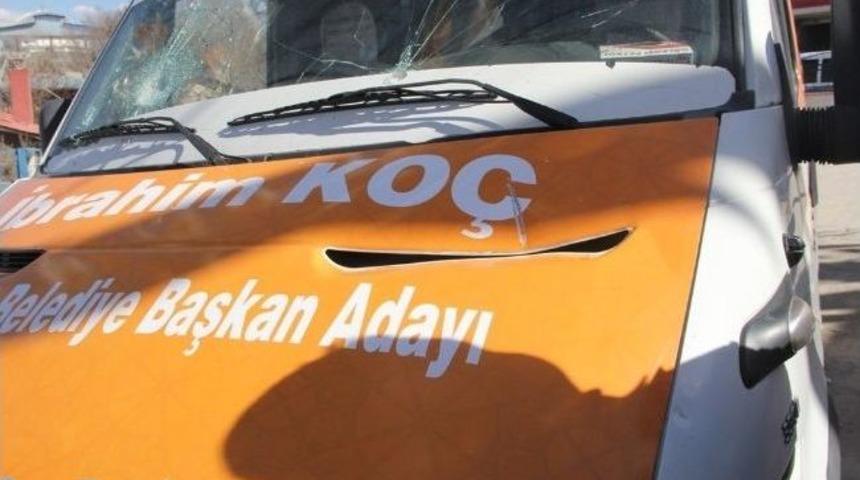 Ak Partili Ko&ccedil;'un Aracına Saldırı