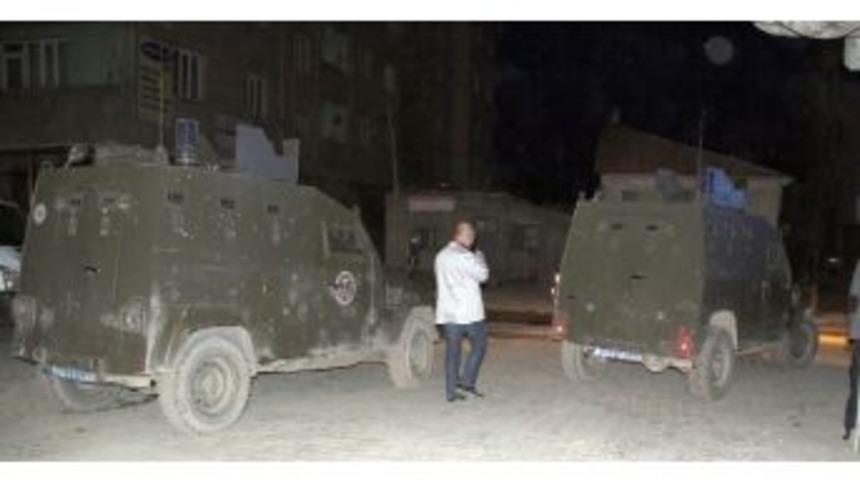 Y&uuml;ksekova H&uuml;k&uuml;met Konağı'na Ses Bombalı Saldırı