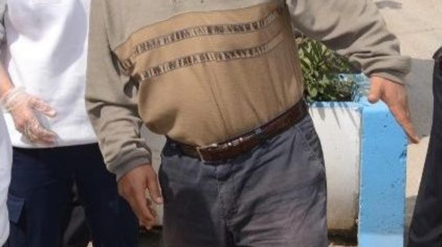 &Ccedil;ocuğuna Kızan Kocasını Bı&ccedil;akladı