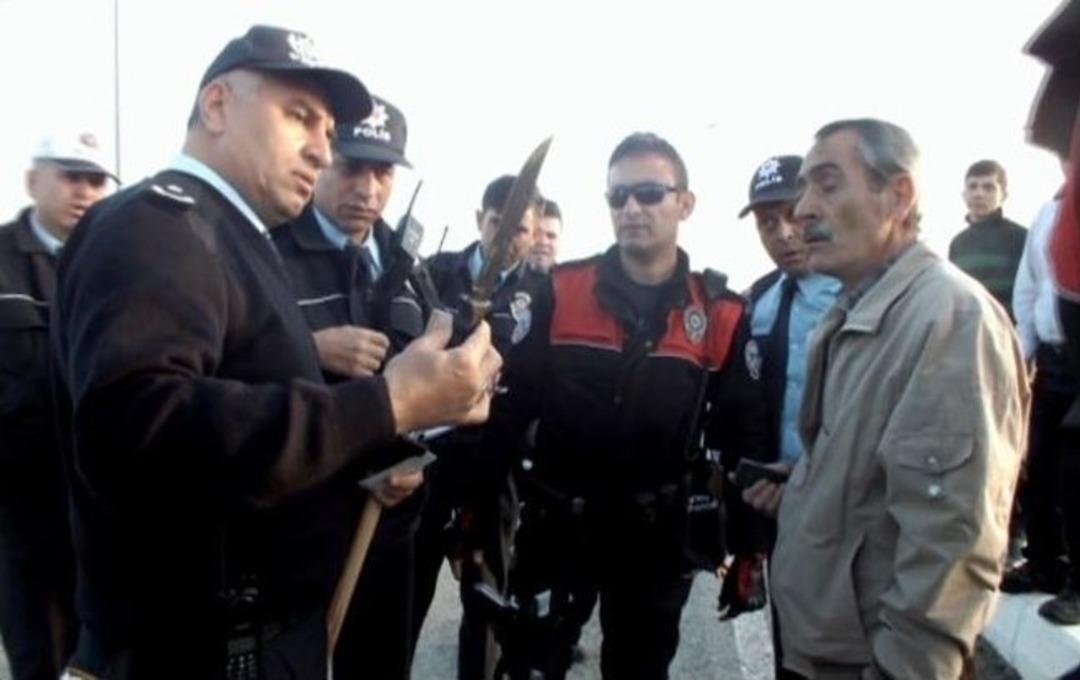 (&ouml;zel Haber) Bı&ccedil;akla Polisin &Uuml;zerine Y&uuml;r&uuml;d&uuml;