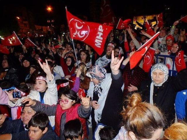 Mhp'liler Ahmet Şafak İle Coştu