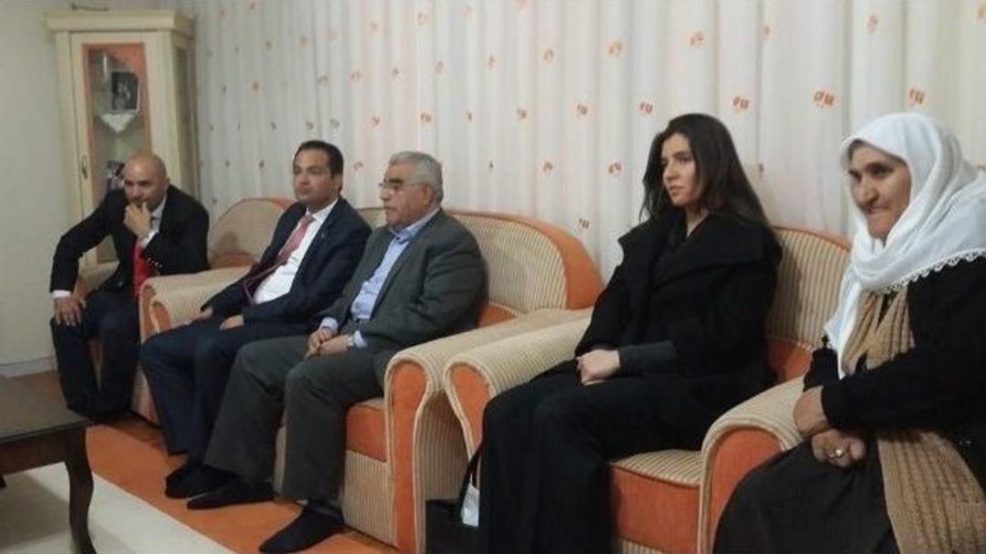 Bornovalı Evinin Kapısını Atila'ya A&ccedil;tı