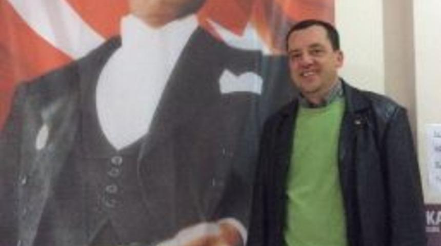 Ak Partili Dereli, Kendinden Emin