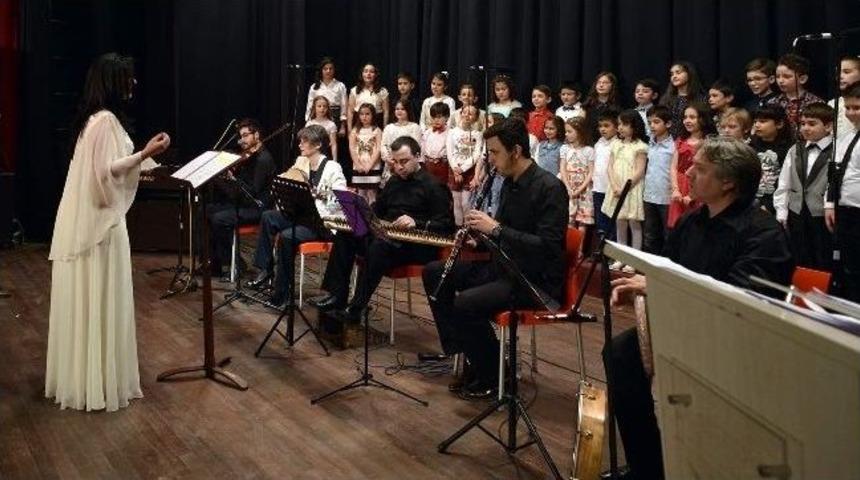 &Ccedil;ocuklar Şarkılarla Bahara 'merhaba' Dedi