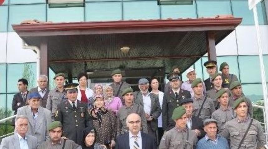 Nazilli'de Jandarmadan Huzurevi Ziyareti