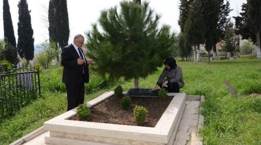 Necati Şahin, Aile Mezarlarını Ziyaret Etti