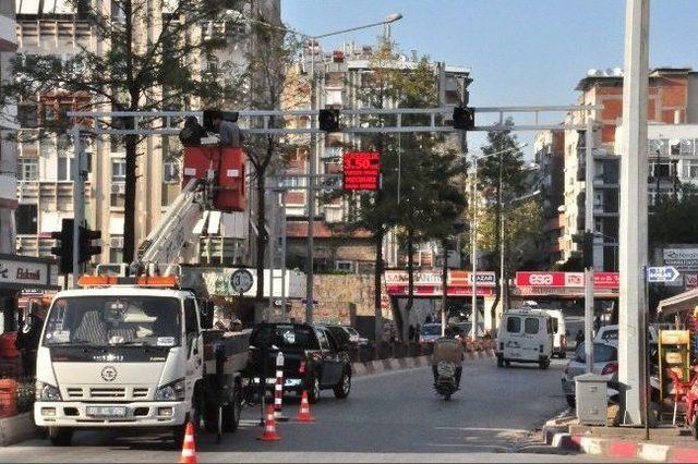 Nazilli'de Tehlike Saçan Köprüye Yükseklik Uyarı Sistemi Kuruldu