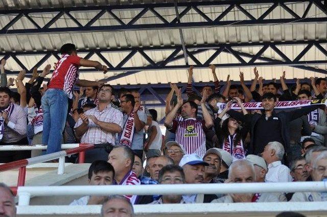 Elibol Sandıklıspor Taraftarı Canlı Yayın İstiyor