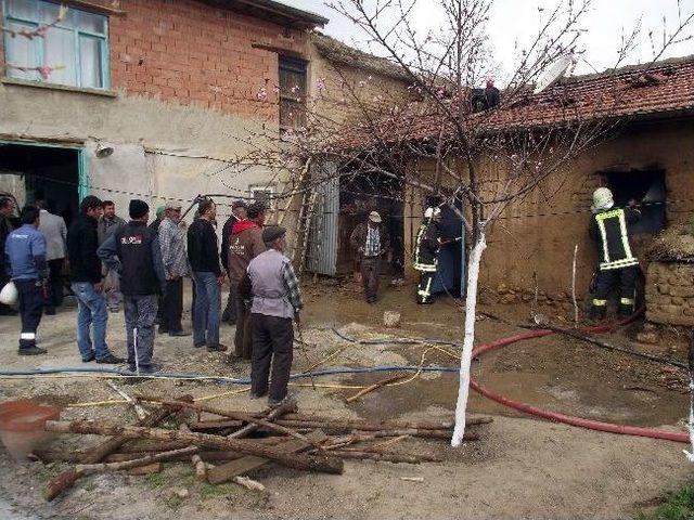 Akşehir’deki Odunluk Yangını Korkuttu