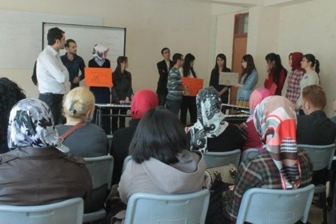 &Uuml;niversitede Yapılandırmacı Eğitim Seminerleri