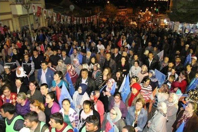 Bayındır'da Başkan Kertiş Coşkusu Sürüyor