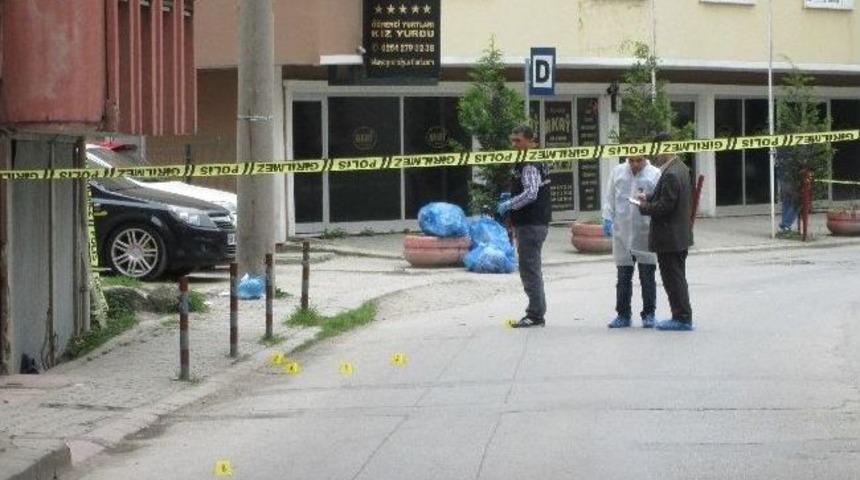 Sakarya&rsquo;da Silahlı Kavga: 1 Yaralı