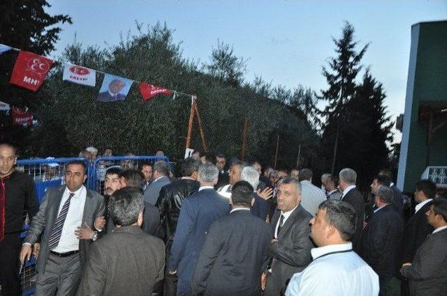 Miting Alanında Polise Saldırı