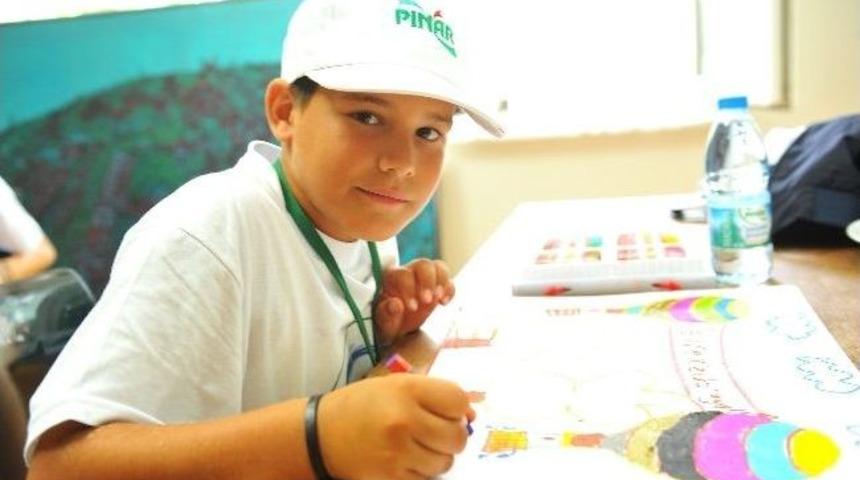 Minik Ressamlar İşbaşında