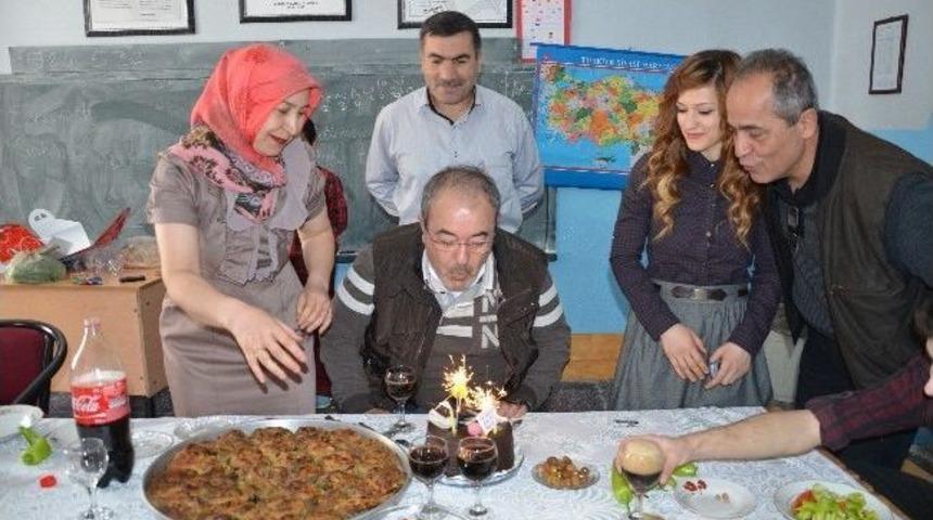 Kursiyerlerden Hocalarına Doğumgünü Sürprizi