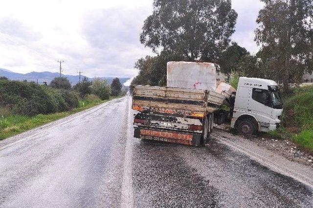 Yatağan’da Yağış Kazaları Da Beraberinde Getirdi