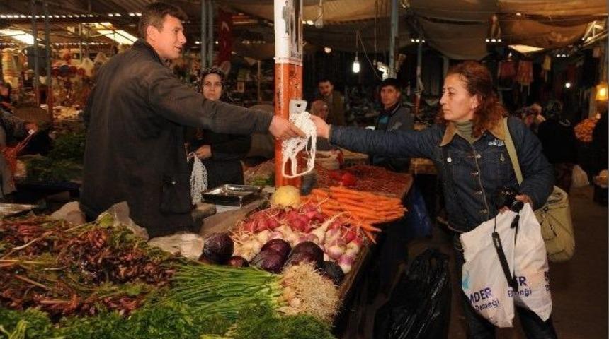 Bafra Umut Derneği Pazar Filesi Dağıttı